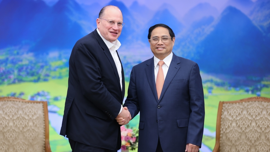 PM lauds HSBC long-term operation strategy in Vietnam